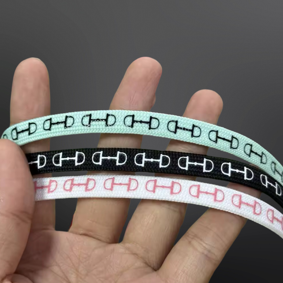 shoe laces for equestrian, graphics with a snaffle bit design